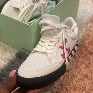 Brand New Off-White White Sneakers with Pink and Black Details